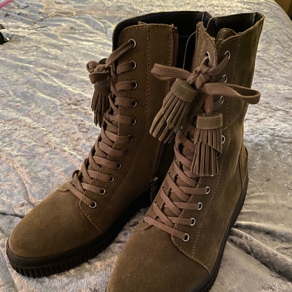 Miltry Green Becks Lace-Up Boots - Picture 1 of 4